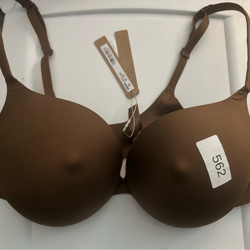 SKIMS Nipple Bra. BRAND NEW WITH TAGS 🏷️